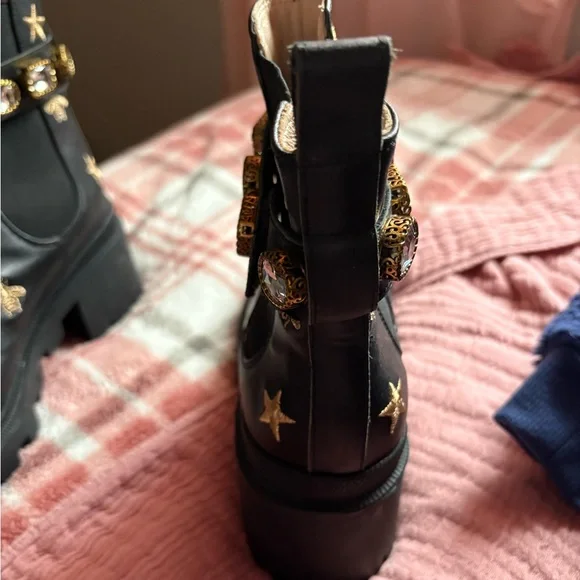 Gucci Bee Boots - Picture 6 of 7